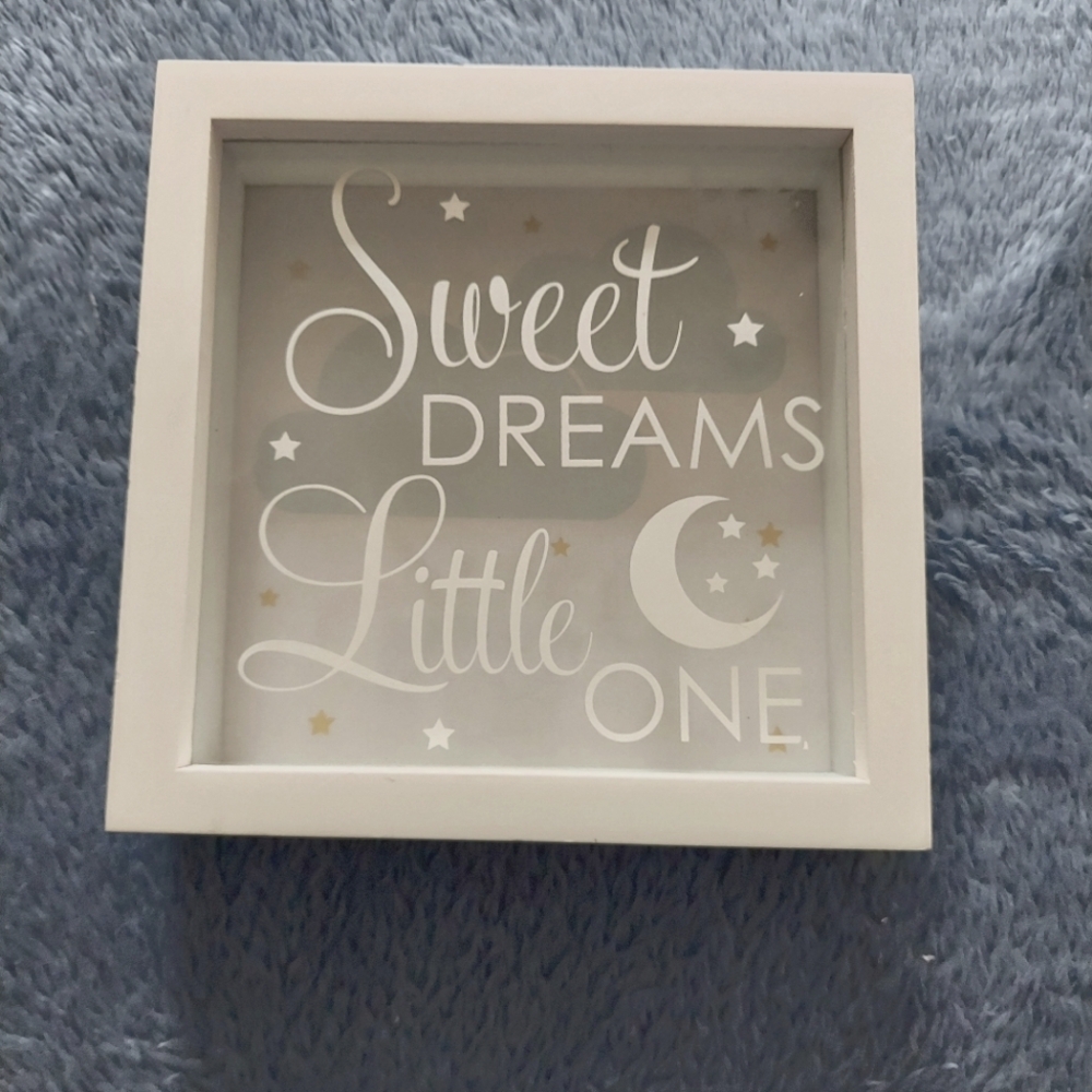Framed wall decoration